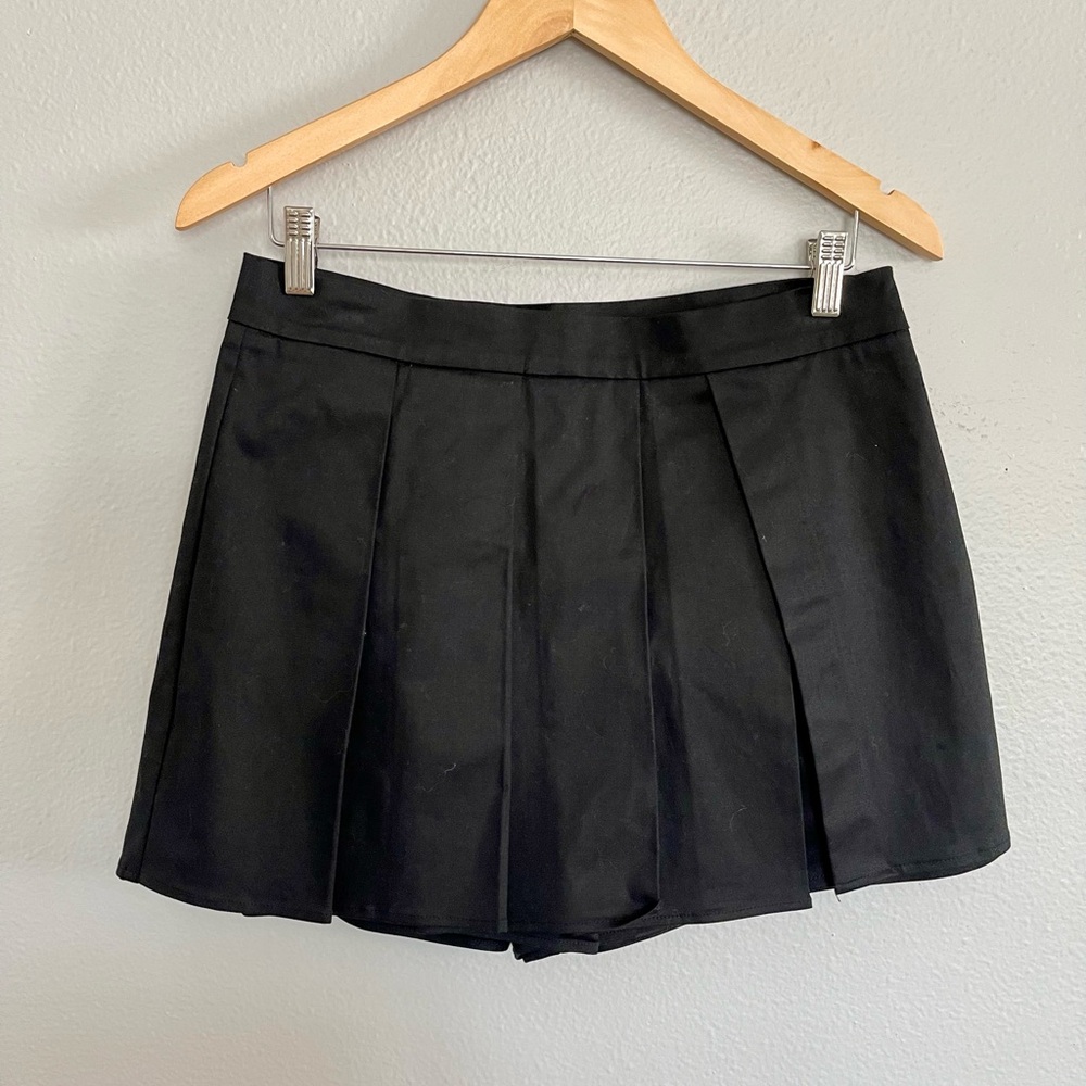 Black Pleated Mini Skort (Skirt / Shorts)